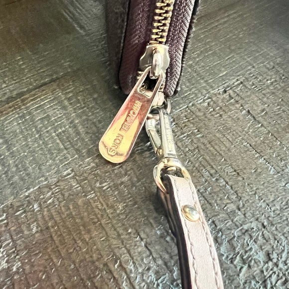 TWO- Michael Kors Large and Small Wallets! - Picture 14 of 16